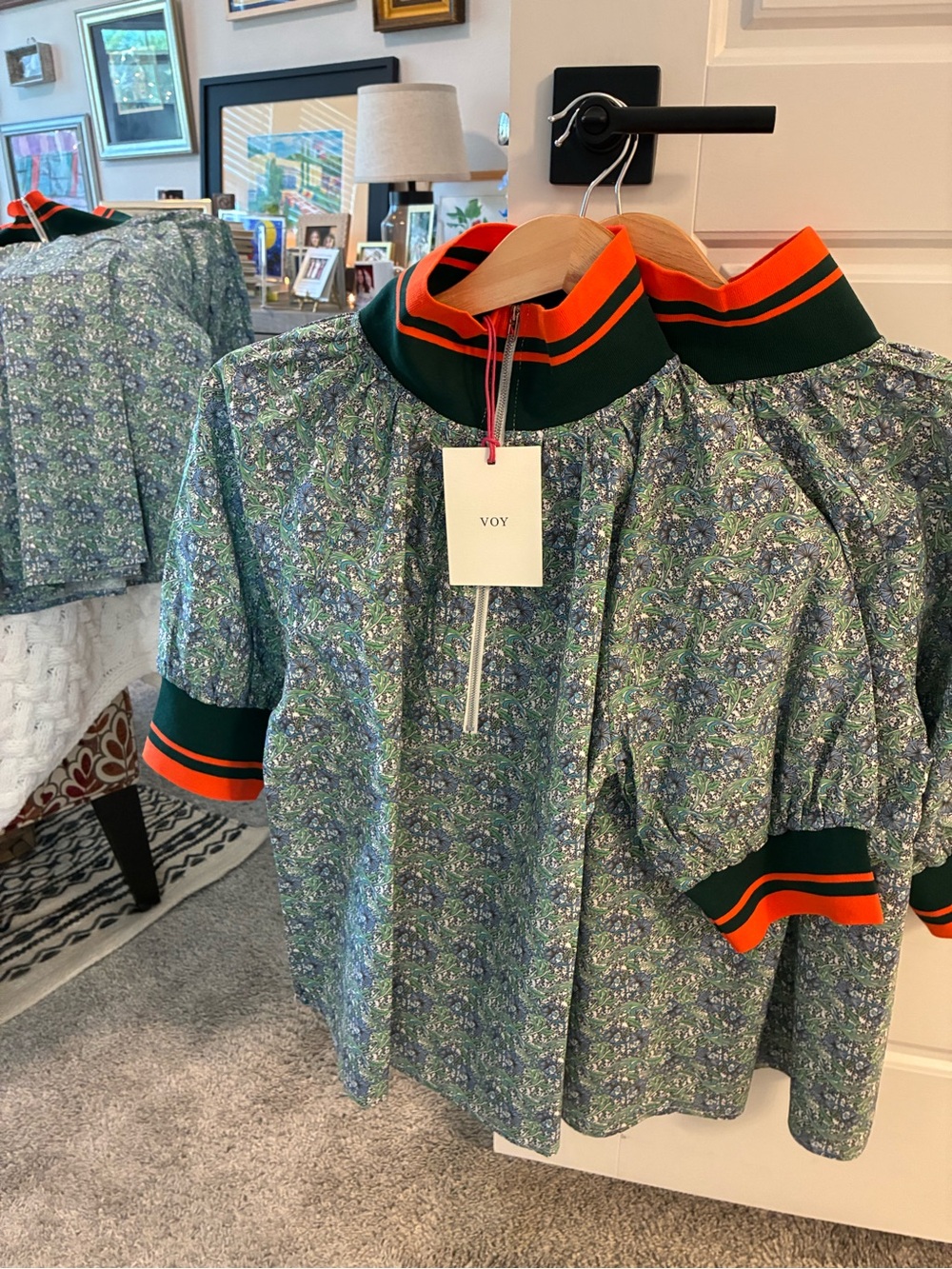VOY Green Floral Short-Sleeve Top with Contrast Trim